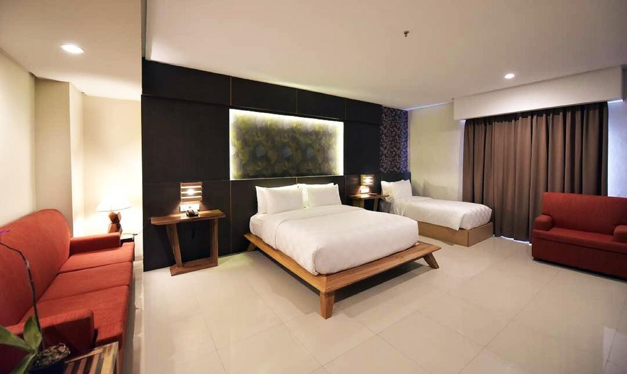 The Sya Regency Palu Hotel By Soasia Exterior photo