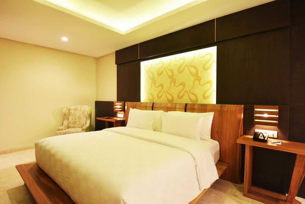 The Sya Regency Palu Hotel By Soasia Exterior photo