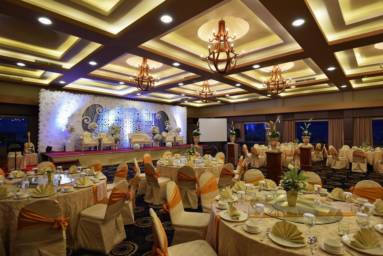 The Sya Regency Palu Hotel By Soasia Exterior photo